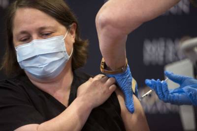 Штраф за отказ от вакцинации против COVID-19 введут в части Испании - 24tv.ua - Испания