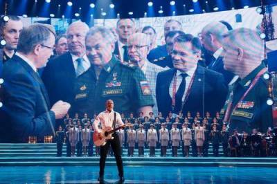 Владимир Путин - Торжественный вечер, посвященный празднованию Дня защитника Отечества, прошёл в ЦАТРА - argumenti.ru - Россия