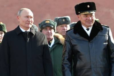 Владимир Путин - Песков объяснил, почему Путин в двадцатиградусный мороз был без шапки - mk.ru