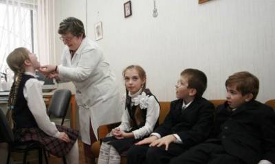 Оклады школьных медиков собираются повысить на 50% - capital.ua