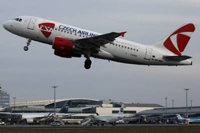 Столетняя европейская авиакомпания уволит всех сотрудников - lenta.ru - Чехия