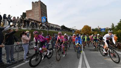 Велогонка "Джиро д'Италия" пройдет по территории трех стран - vesti.ru - Италия - Швейцария - Словения