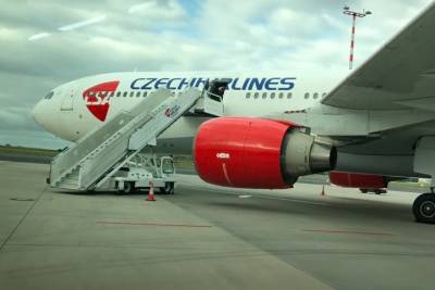 Государственная авиакомпания Чехии собралась уволить всех сотрудников из-за пандемии - mk.ru - Чехия