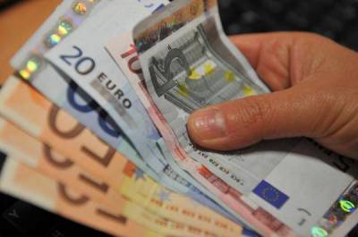 Джером Пауэлл - Доллар дешевеет к евро и фунту, немного дорожает к иене - smartmoney.one