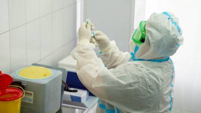 На Украине рассказали о первом дне вакцинации от коронавируса в стране - russian.rt.com