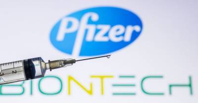 Ученые оценили эффективность препарата Pfizer при массовой вакцинации - rus.delfi.lv - Израиль - Латвия