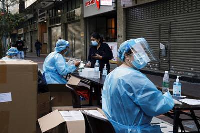 Чжао Лицзянь - Китай опроверг взятие анальных мазков на коронавирус у дипломатов США - lenta.ru - Китай