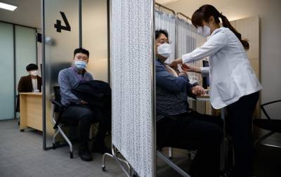 Южная Корея начинает вакцинацию. Почему медлили - korrespondent.net - Южная Корея - Сеул