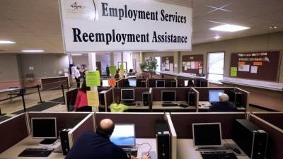 Число обращений за пособием по безработице в США снизилось до трехмесячного минимума - golos-ameriki.ru