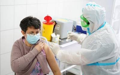 Максим Степанов - МОЗ назвал число вакцинированных за второй день - korrespondent.net - Украина