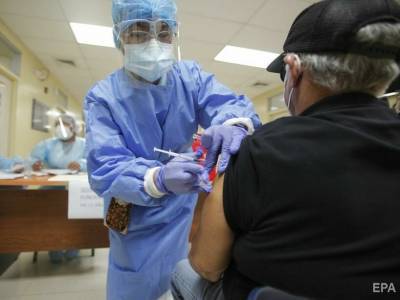 100 стран мира начали вакцинацию от коронавируса – данные Bloomberg - gordonua.com - Сша - Англия - Китай - Мальдивы - Евросоюз - Израиль - Эмираты