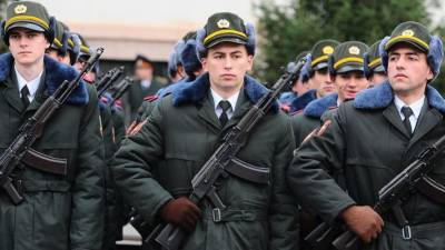 Украинская армия десоветизировала строевой шаг - newdaynews.ru - Россия