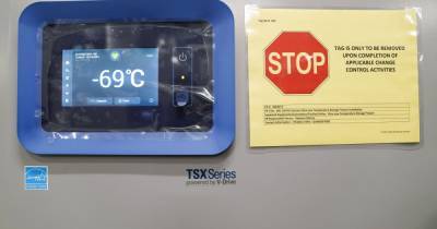 В США разрешили хранить вакцины против коронавируса Pfizer в обычной морозильной камере - tsn.ua - Сша