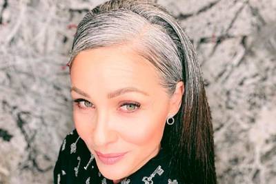 Женщина перестала красить волосы и обрела популярность в соцсетях - lenta.ru - Англия - Грузия - штат Джорджия
