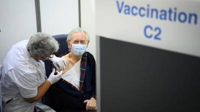 В Швейцарии после прививки от COVID-19 умерли 16 человек - iz.ru - Швейцария - Израиль