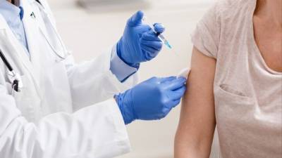 В Швейцарии не менее 16 человек умерли после вакцинации от коронавируса - 5-tv.ru - Швейцария