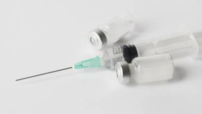Пожилой мужчина из Литвы скончался через несколько минут после прививки от COVID-19 - nation-news.ru - Литва