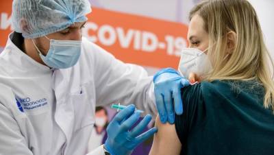 Смольный: вакцинация поможет избежать третьей волны коронавируса - dp.ru - Санкт-Петербург