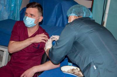 Украинские медики вынуждены выбрасывать вакцины против COVID-19 - news-front.info - Украина - Канада - Евросоюз
