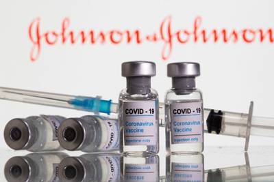 В США одобрили третью вакцину от коронавируса - lenta.ru