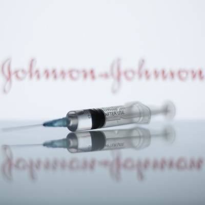 В США одобрили вакцину Johnson & Johnson от COVID-19 - radiomayak.ru