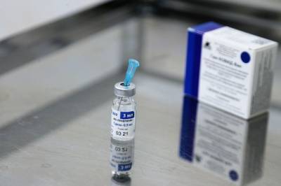 Сотрудники посольства Вьетнама в РФ прошли вакцинацию «Спутником V» - aif.ru - Россия - Вьетнам