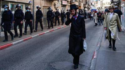 Несмотря на блокпосты: в Иерусалиме начались массовые нарушения карантина - vesty.co.il - Израиль - Иерусалим