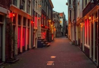 В Амстердаме приняли решение о ликвидации района "красных фонарей" - facenews.ua - Украина - Голландия - Амстердам