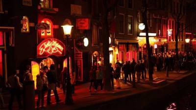 В Амстердаме закроют знаменитый квартал красных фонарей - newdaynews.ru - Амстердам