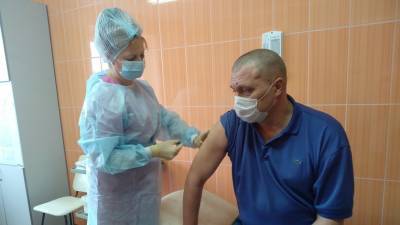 Очередь из желающих сделать прививку от коронавируса в Крыму растянулась до мая - newizv.ru - Симферополь - республика Крым
