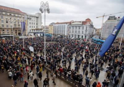 В Загребе прошла массовая акция протеста против ограничений из-за COVID-19 - aif.ru - Загреб - Хорватия