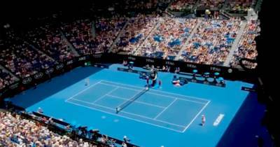 Australian Open отказались переносить из-за COVID у сотрудника отеля - ren.tv - Австралия