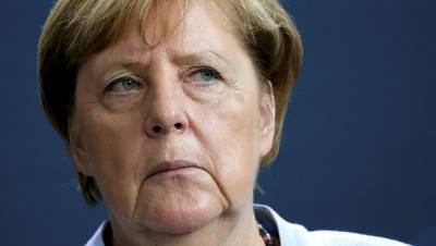 Ангела Меркель - Меркель рассказала о жизни без парикмахера из-за локдауна - gazeta.ru