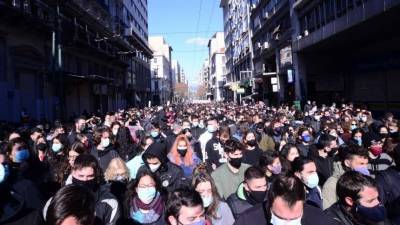 Студенты и преподаватели университетов в Греции вышли на акцию протеста - 5-tv.ru - Греция - Афины