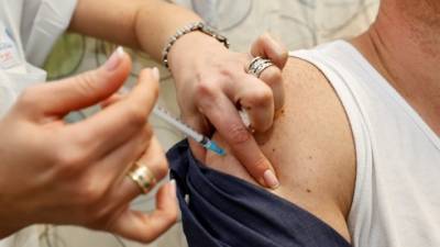 5 поводов бояться прививки от коронавируса: врач разъясняет правду - vesty.co.il - Израиль