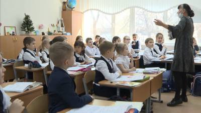 Опять удаленка: хабаровских школьников отпустили по домам - vesti.ru - Россия - Хабаровск