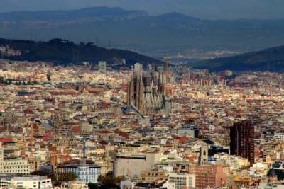В Барселоне захотели запретить сдавать туристам жилье менее чем на месяц - versia.ru - Каталония