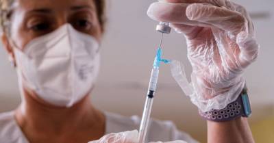 В пятницу вакцинацию от Covid-19 завершил 1171 человек - rus.delfi.lv - Латвия