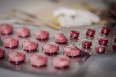 Александр Мясников - Мясников назвал лекарство, которое нужно исключить из домашней аптечки - versia.ru