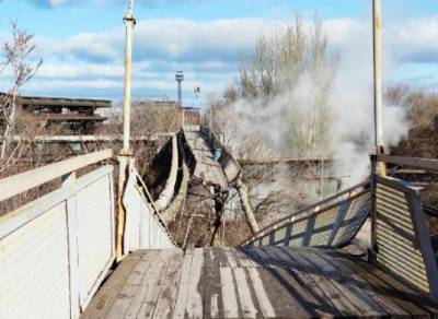 В Запорожье из-за сильного ветра обрушился мост (ВИДЕО) - inform.zp.ua - Запорожье