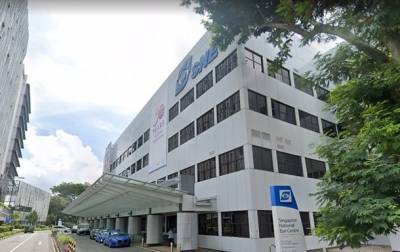 В Сингапуре медику ввели пятикратную дозу вакцины от Pfizer - korrespondent.net - Сингапур - Республика Сингапур
