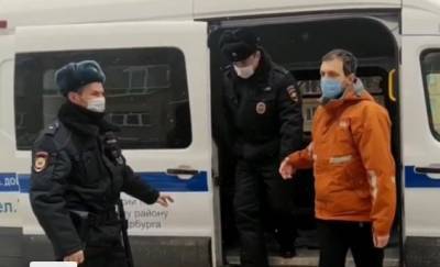 Задержанного на митинге петербуржца отпустили сделать прививку от коронавируса - neva.today - Санкт-Петербург - район Петроградский, Санкт-Петербург