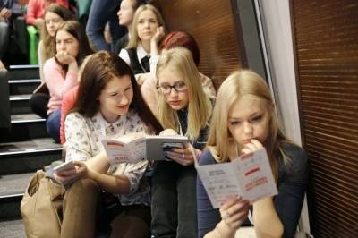 Владимир Путин - Студенты рассказали, как снимались в клипе в поддержку Путина - infox.ru - Москва