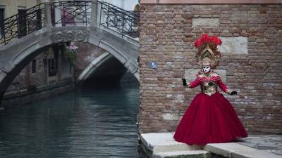 Венецианский карнавал впервые проходит в онлайн-формате - iz.ru - Израиль