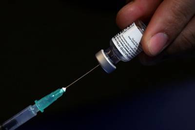 Американская компания решила платить сотрудникам за вакцинацию - lenta.ru - Сша