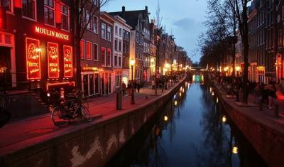 Пандемия «закрыла» квартал красных фонарей в Амстердаме - mirnov.ru - Амстердам