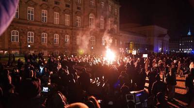 В Копенгагене прошли протесты против карантина - belta.by - Копенгаген - Дания