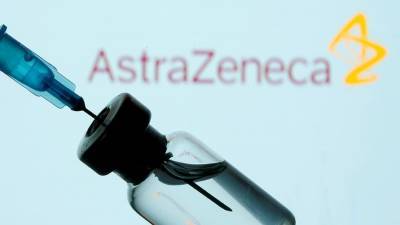 Звели Мкхизе - ЮАР отложила вакцинацию препаратом AstraZeneca после его критики FT - iz.ru - Израиль - Юар