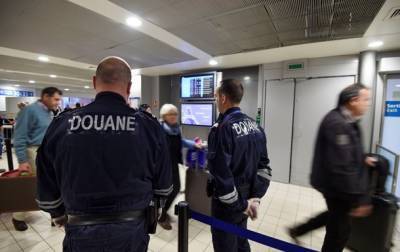 Жан-Батист Джеббари - Из-за новых ограничений сотни пассажиров не смогли вылететь из Франции - korrespondent.net - Франция
