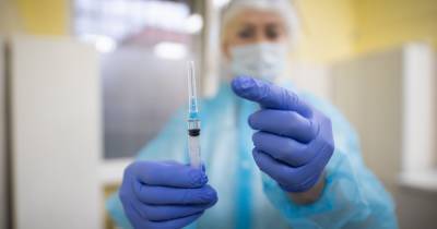 В Калининградскую область привезли ещё 2 520 доз вакцины от COVID-19 - klops.ru - Калининградская обл.